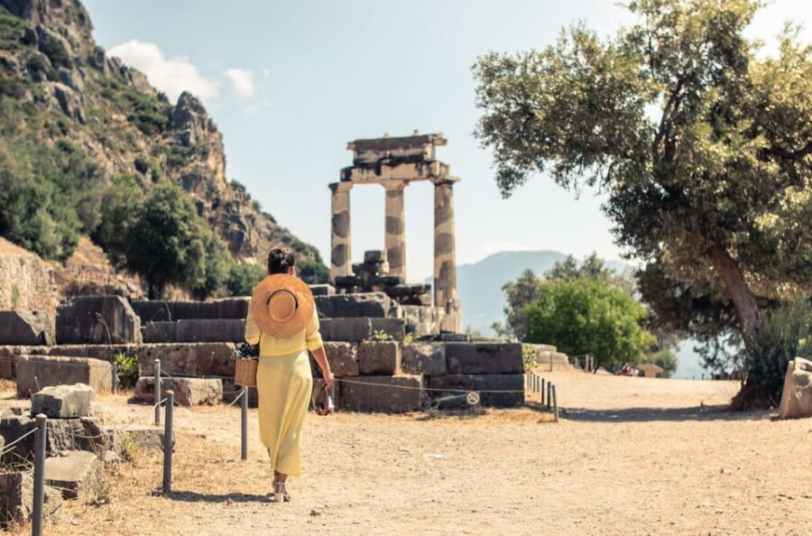From Athens: Private Delphi and Thermopylae Guided Day Trip - Key things that make this day trip click