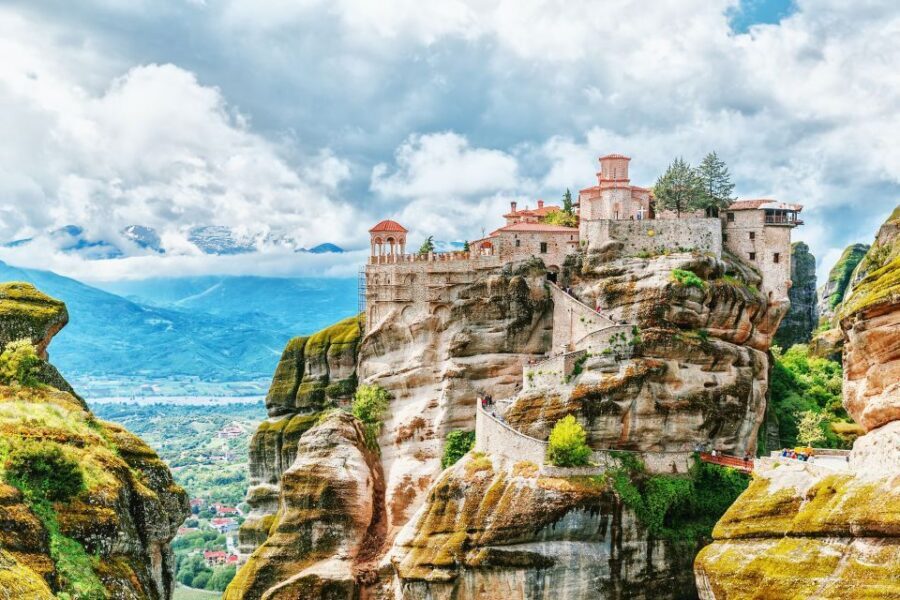 From Athens: Private Full-Day Meteora and Kastraki Tour - Thermopylae and the Great Leonidas monument: history on the return drive