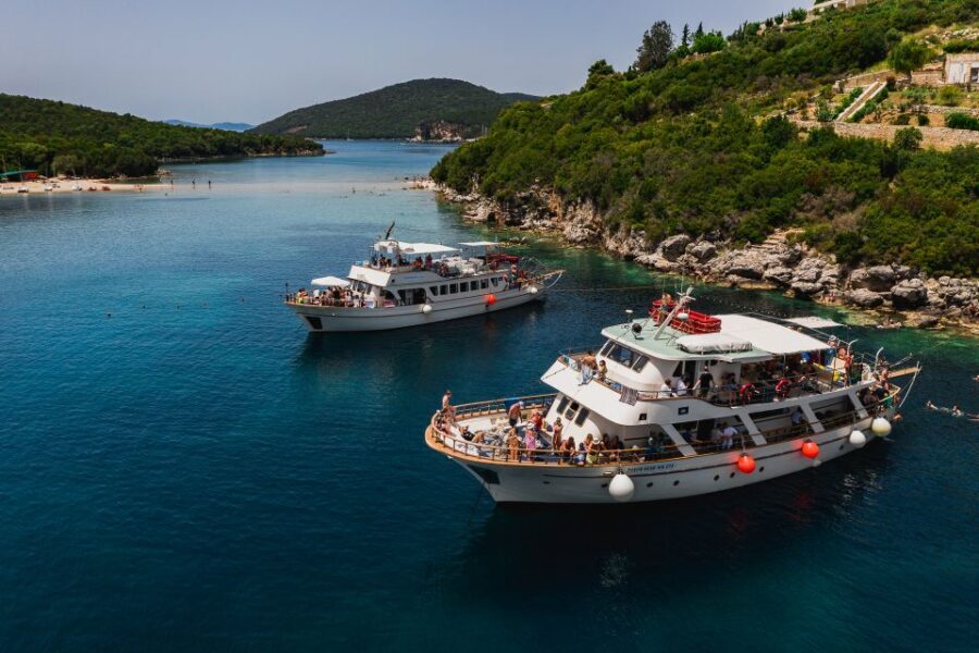 From Benitses/Lefkimmi: Blue Lagoon & Papanikolis Cruise - Crowds and Comfort on the Boat: When Space Matters