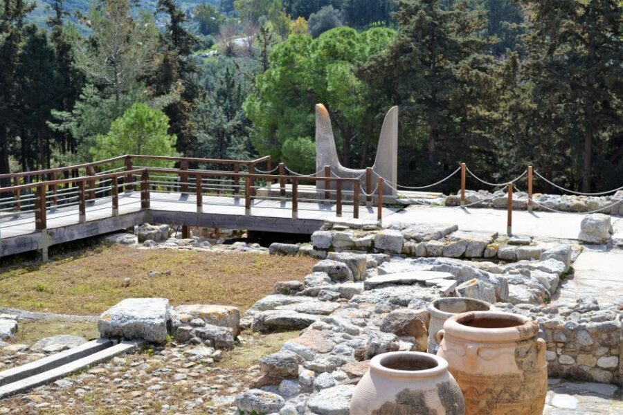 From Chania: Full-Day Heraklion Highlights Guided Tour - From Chania to Knossos: the drive that sets the tone