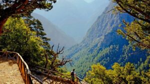 From Chania/Rethymno: Samaria Gorge Easy Way - From Chania or Rethymno: The Pickup and the Long Ride Reality