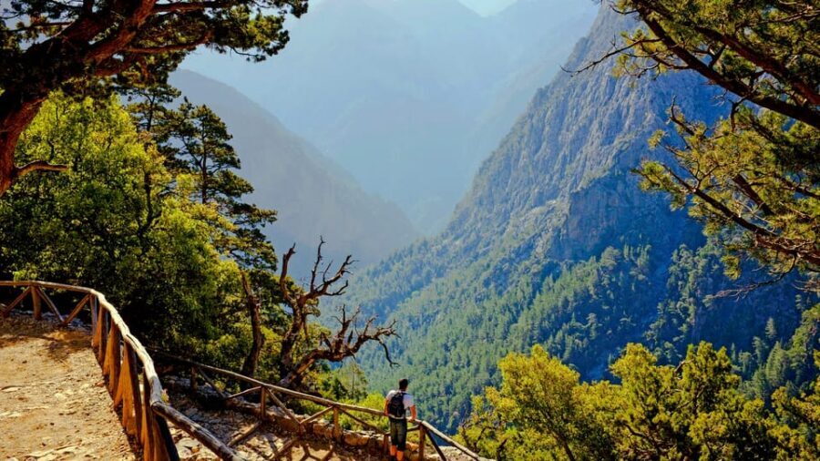 From Chania/Rethymno: Samaria Gorge Easy Way - From Chania or Rethymno: The Pickup and the Long Ride Reality