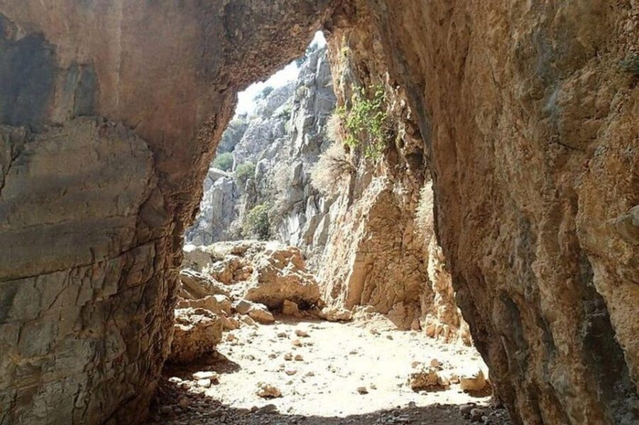 From Chania:Imbros Gorge Tour with Professional Hiking Guide - Entering Imbros Gorge (9 km): what the hike feels like for beginners