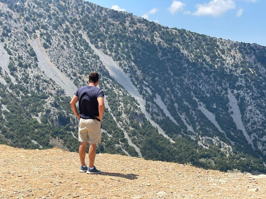 From Heraklion: Cave of Zeus & Knossos Palace Private Tour - Cretan food made close to home