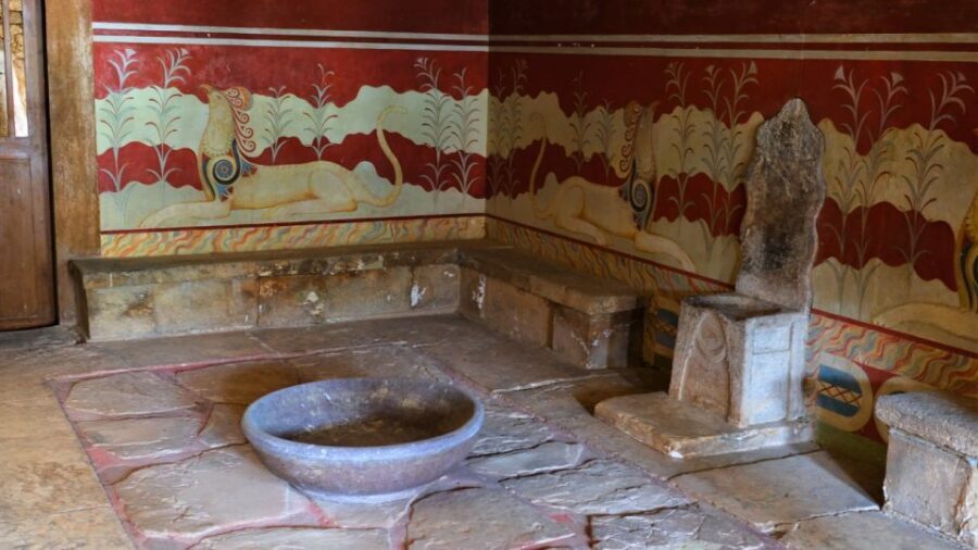 From Heraklion: Historical Center City Tour & Knossos Palace - Pickup and logistics: why your start point matters