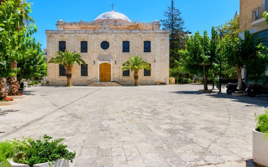 From Heraklion: Knossos Palace Guided Tour & Heraklion City - What to bring for a comfortable Knossos and city day
