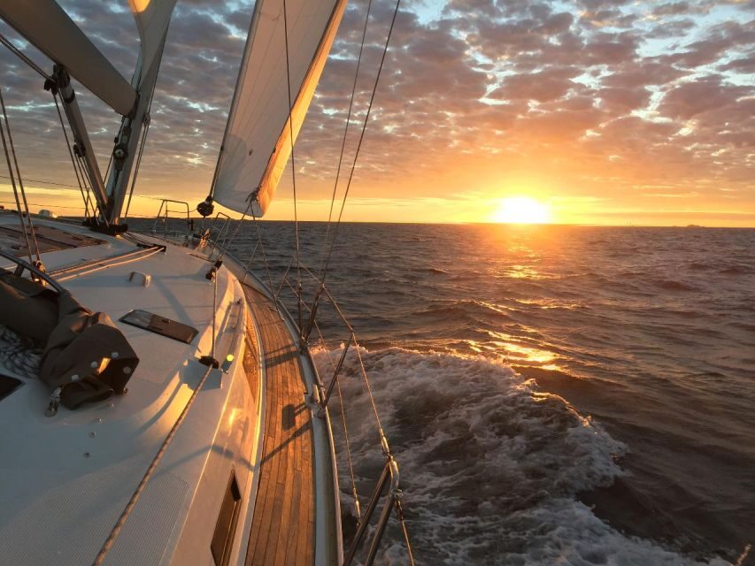 From Heraklion: Sunset Cruise to Dia Island - Who this Dia Island sailing cruise is best for