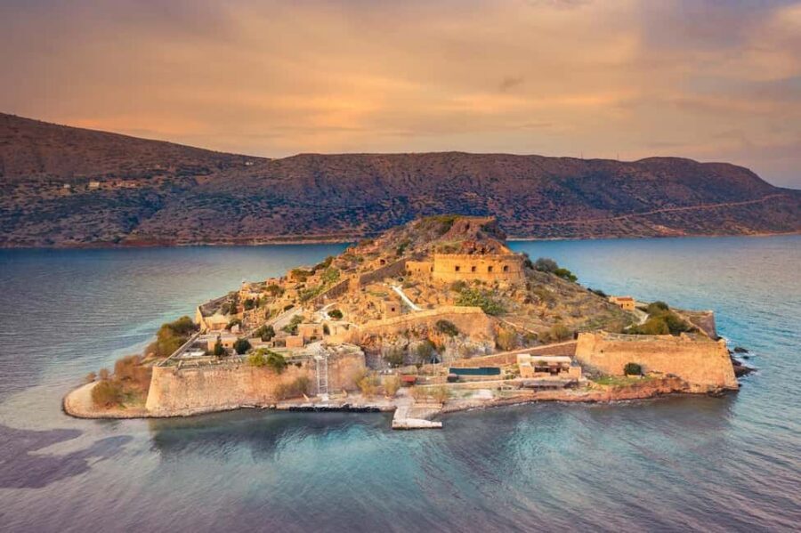 From Heraklion:Spinalonga ,Elounda & Ag. Nikolaos with Lunch - Agios Nikolaos and Lake Voulismeni: easy charm with real views