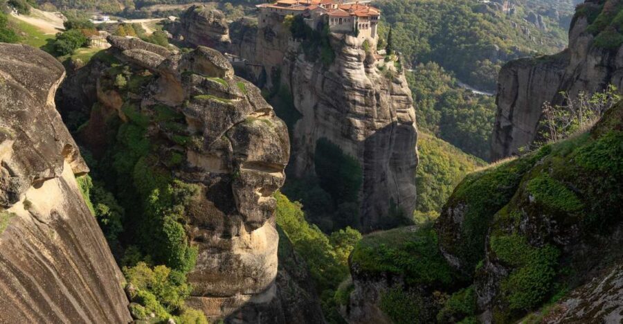 From Kalambaka or Kastraki: Midday Meteora Tour - Why the Midday Meteora Tour Works So Well