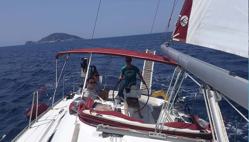 From Kassandra: Halkidiki Half-Day Beach Private Cruise - What the onboard time feels like