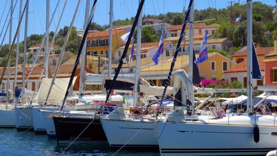 From Lefkimmi: Paxos, Antipaxos & Blue Caves Boat Tour - Antipaxos: the first taste of that postcard feeling