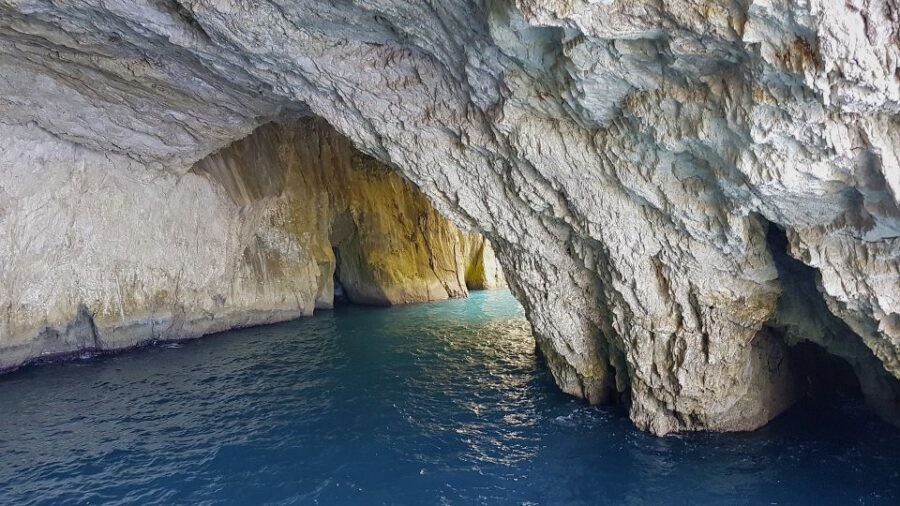 From Lefkimmi: Paxos, Antipaxos & Blue Caves Boat Tour - Voutoumi Beach swim stop: fun, but go with the flow