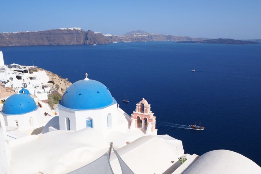 From Naxos: Full-Day Boat Trip to Santorini - Athinios Port to Fira by bus: where the guide actually helps you