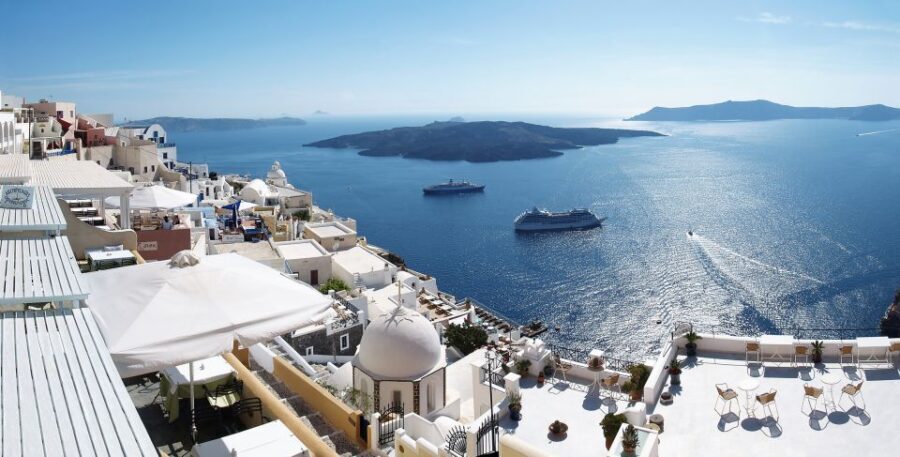 From Naxos: Full-Day Boat Trip to Santorini - Fira for 5.5 hours: how to spend your time without rushing