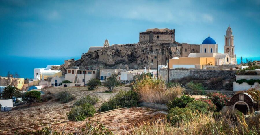 From Oia & Thera: Santorini Villages Guided Tour with Pickup - Guide Experience in English: When It Clicks, It’s a Big Win