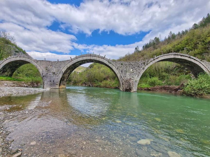 From Parga: Zagoria and Vikos Gorge Day Trip with Lunch - Pickup to coach ride: the morning setup in Parga