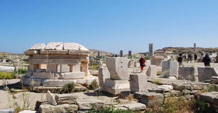 From Paros: Delos and Mykonos Full-Day Boat Trip - Boat comfort, food on board, and the little friction points