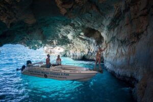 From Porto Vromi: Shipwreck Beach Private Boat Cruise - Navagio (Shipwreck Beach) from the water: what you can expect to see