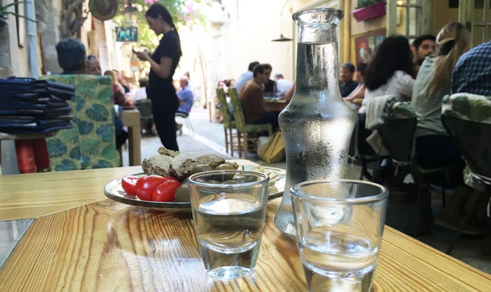 From Rethymno: Cretan Night Music, Food & Dancing - Arriving in Asteri for the main event