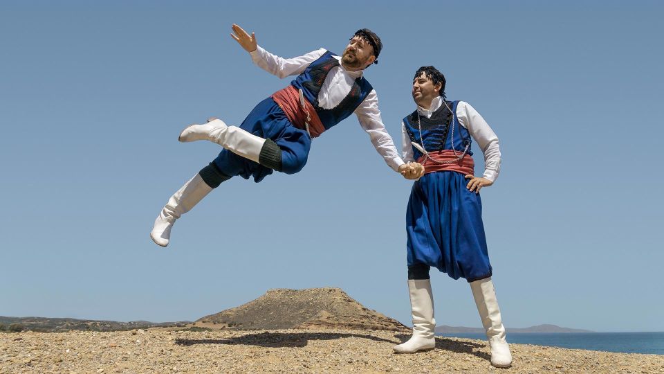 From Rethymno: Cretan Night Music, Food & Dancing - How the English guidance affects the evening