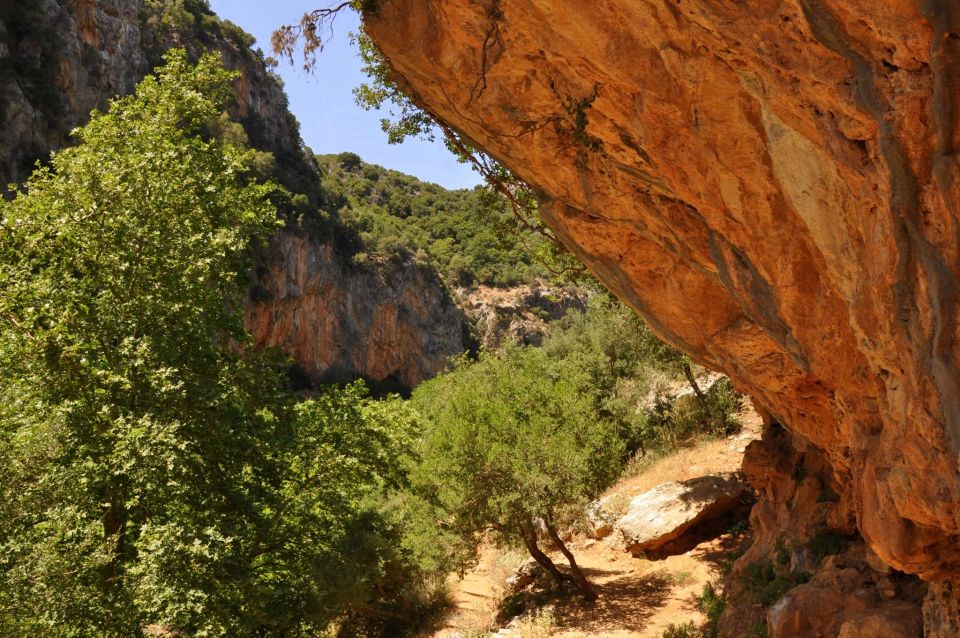 From Rethymno: Discover South Rethymno - Potamon Dam and the water gathered from Patsos