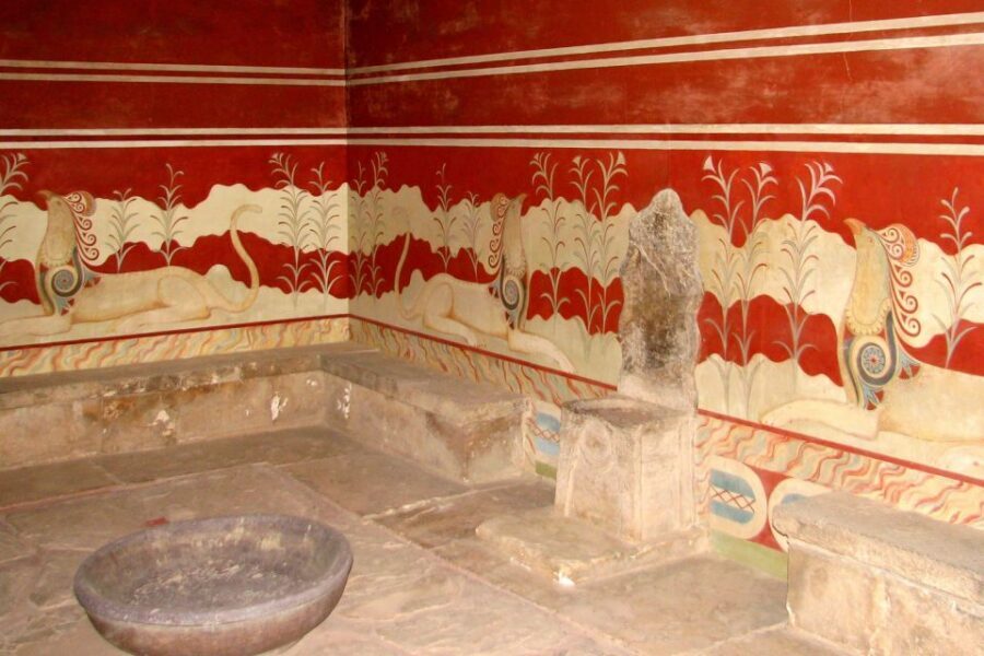 From Rethymno: Knossos Palace and Heraklion Guided Tour - Guide and driver: why the bus narration matters