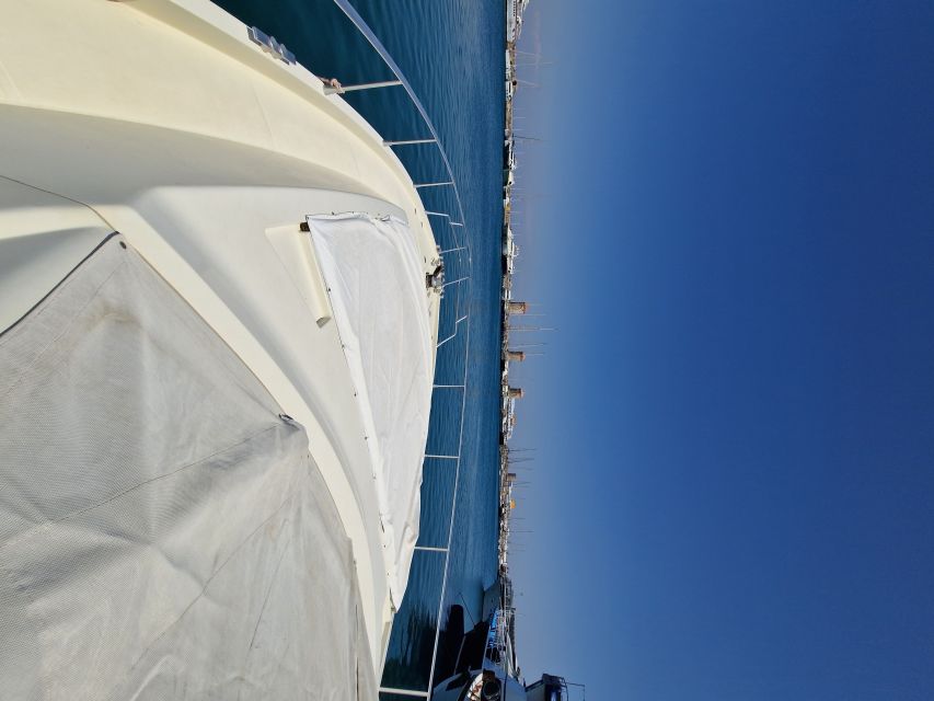From Rhodes: Yacht Cruise to Lindos with Lunch and Drinks - Unlimited drinks make the $124 price easier to judge