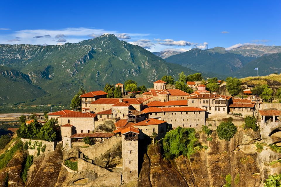 From Thessaloniki: Full Day Trip to Meteora - One hour in Kalambaka for lunch