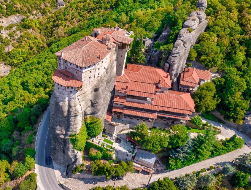 From Thessaloniki: Private Road Trip to Meteora & Kalambaka - Kalabaka, lunch, and a lower view of Meteora