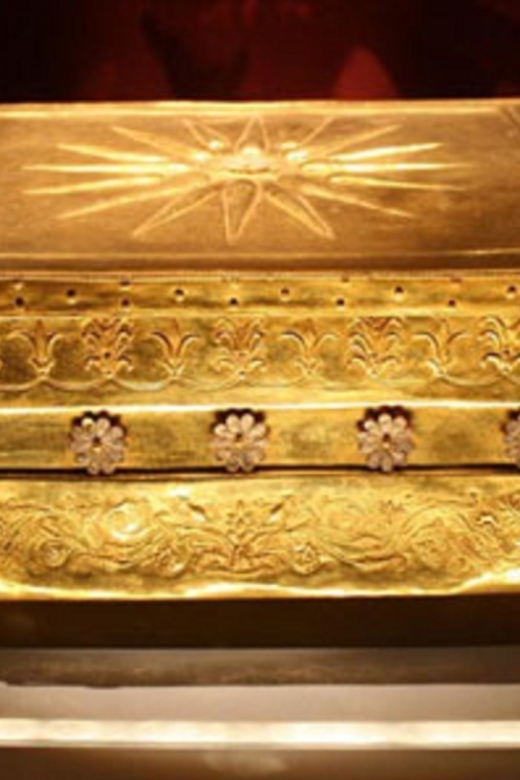 From Thessaloniki: Private Road Trip to Pella and Vergina - Pella Museum: royal objects and Macedonian style