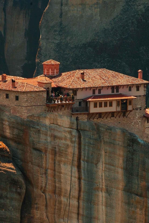 From Volos: Meteora Private Day Trip - Meteora from Volos: a full day built around the rocks