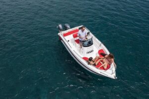Full Day Boat Rental Without a License in Santorini - Safety Briefing and Gear You Can Rely On