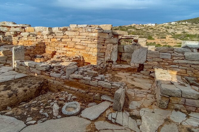 Full Day Island Tour in Amorgos - Chora, windmills, castle, and cobbled lanes