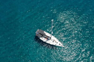 Full Day Naxos Exploration Yacht Tour - Southern Beaches of Naxos vs Paros: Wind-Driven Routing That Keeps It Fun