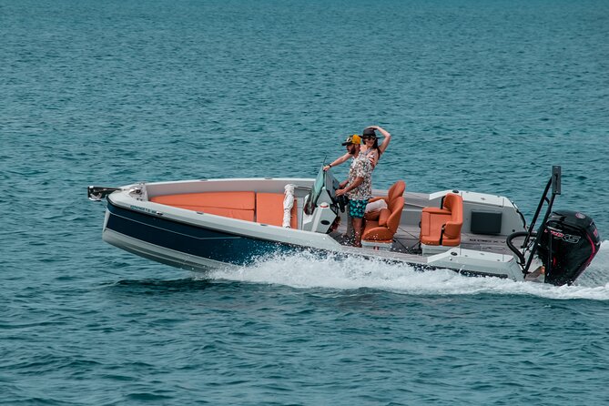 Full Day Rental in Santorini with Saxdor Luxury Boat - Is $578.80 a good price for five people?