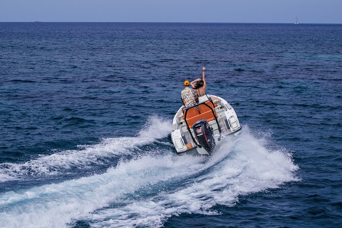 Full Day Rental in Santorini with Saxdor Luxury Boat - Family comfort and group fit
