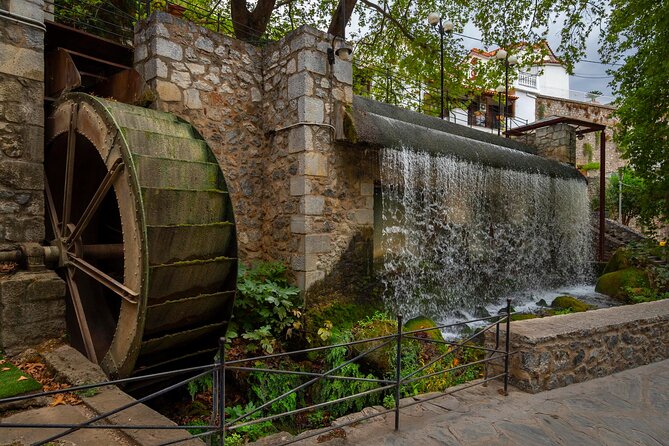 ''Full-Day Tour of Delphi-Byzantine Monastery of Hosios Loukas'' - Arachova and the modern mountain stop