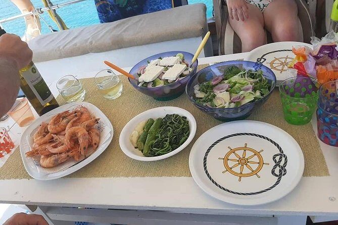 Fun vacation in the clear blue waters of the Saronic Gulf! - Poros by sea: the feel-good mix of fishing, swimming, and island time
