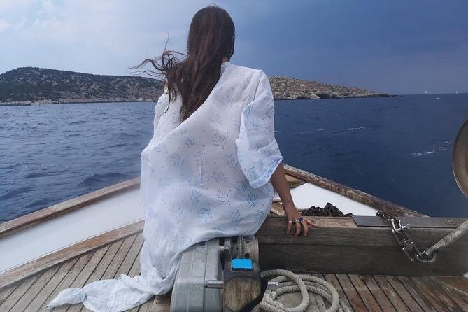 Fun vacation in the clear blue waters of the Saronic Gulf! - Who should book this Poros trip—and who might prefer a different option
