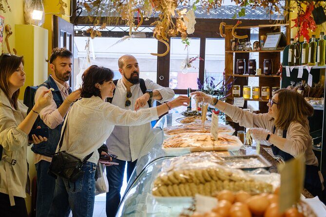 Gastronomic Food Tour in Thessaloniki with a Chef - Stop 1 in Thessaloniki: koulouri, bougatsa, and the city’s everyday flavors