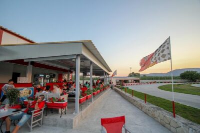 Go karting experience - Safety instructions and equipment