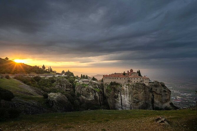 Golden Sunrise Meteora Private Photo Tour - What the private price buys you