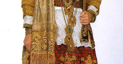 Greek dance lessons - Learning dances from three Greek regions