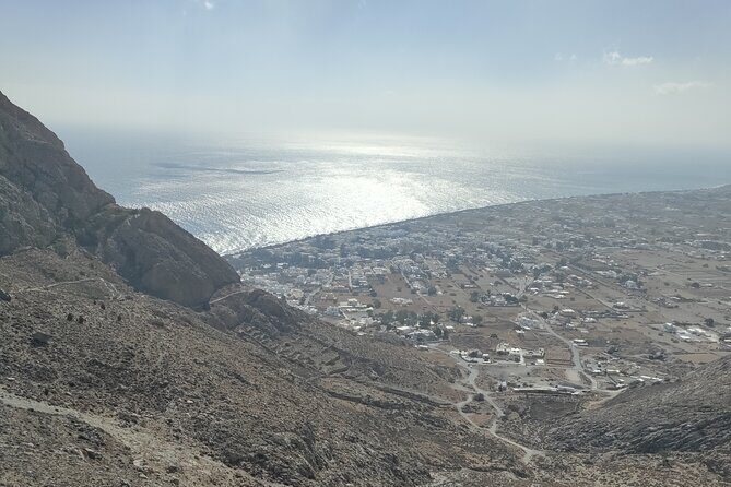 GreekAmerican guide Themistoklis to tour beautiful Santorini. - Akrotiri and the volcano story: Santorini beyond the views