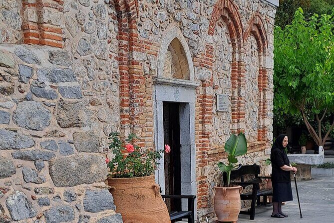 Guided Day Tour in Lasithi Plateau, Greek theme park and Villages - Stop 4: Omalia Olive Press—guided tour and olive oil tasting