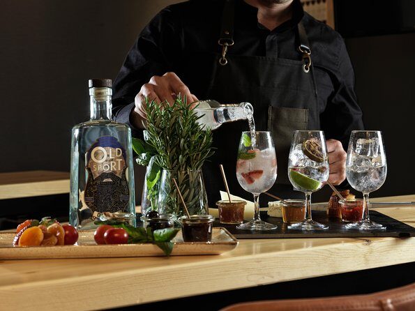 Guided Gin tasting experience in Athens with Snacks - Inside the tasting atelier: Athens at 9 pm