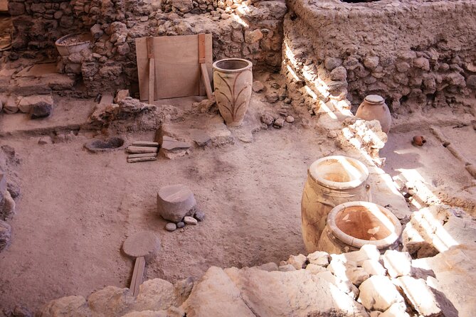 Guided Tour: the Myth of Lost Atlantis - Akrotiri, where volcanic ash froze a city in time