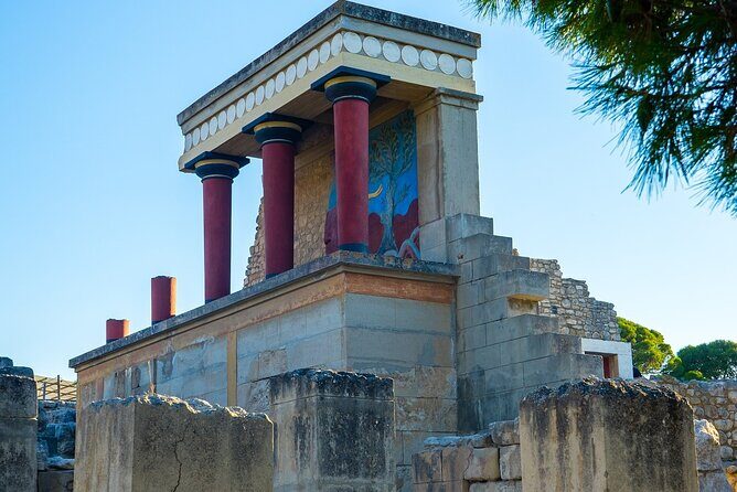 Guided Tour to Knossos Palace & Heraklion - Who should book this Knossos + Heraklion day trip?
