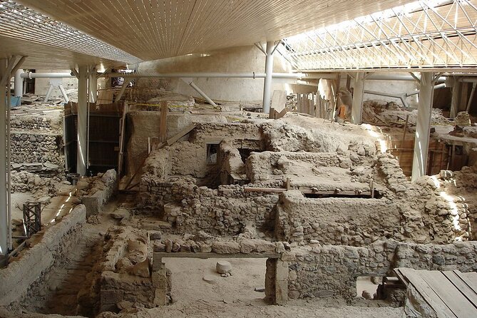Guided Tour to the Akrotiri Archaeological Site in Santorini - The West House and its working rooms