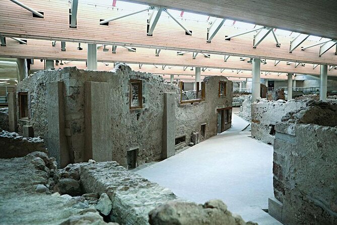Guided Tour to the Akrotiri Archaeological Site in Santorini - Timing, meeting point, and the shape of the day